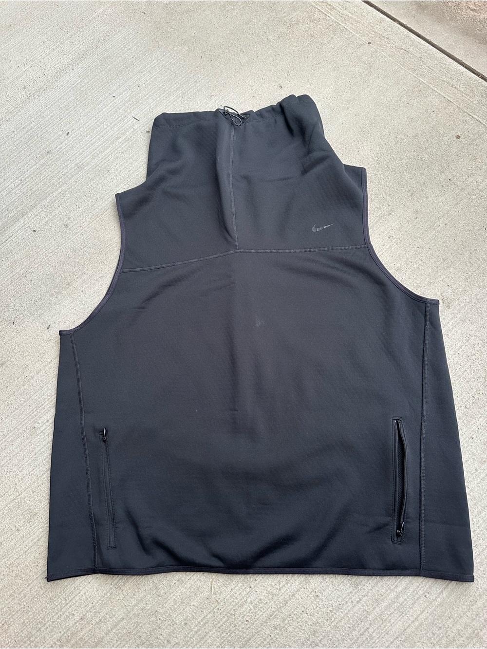 Nike Women’s Cowlneck Sleeveless Softshell Vest